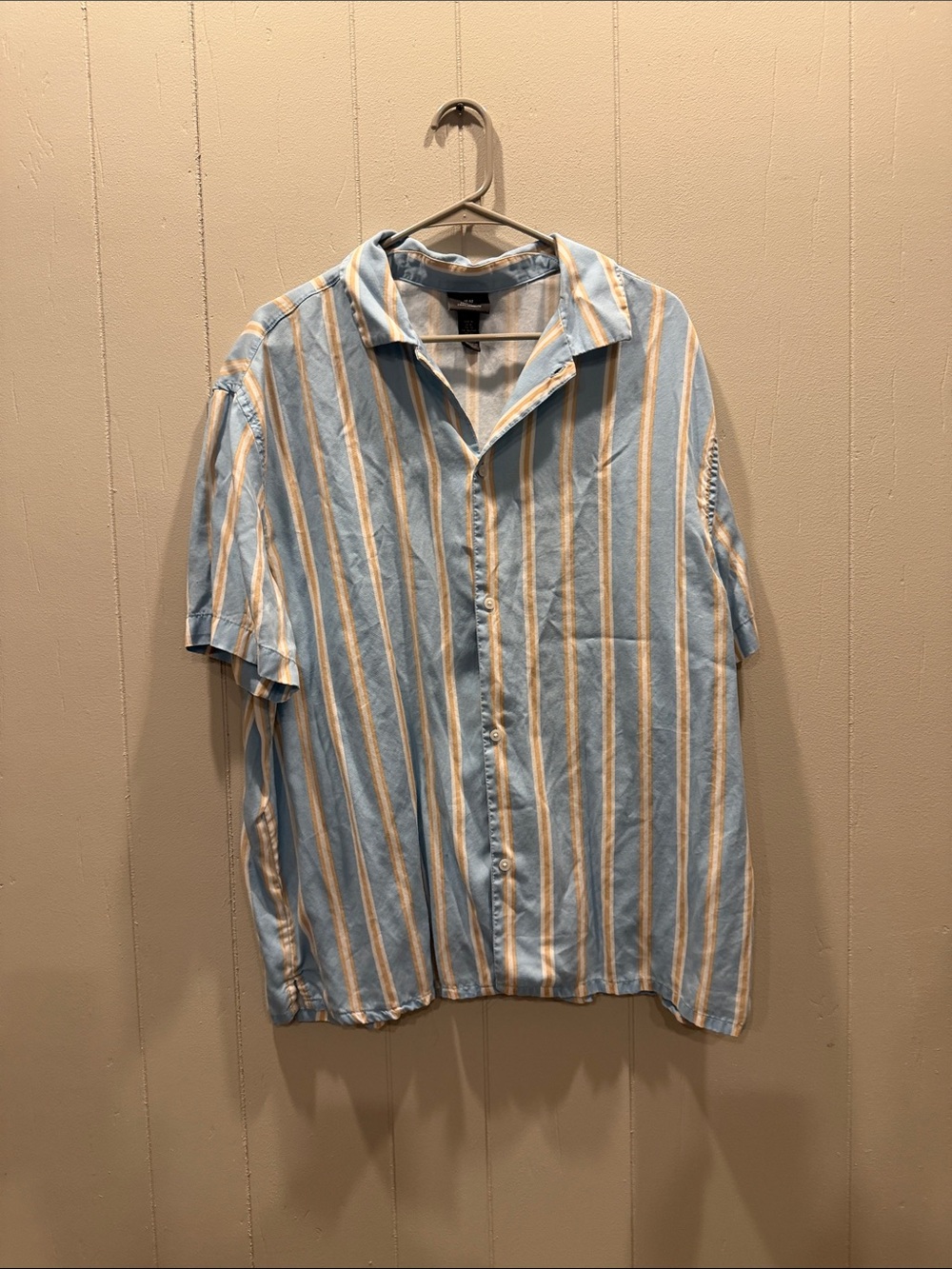H&M Light Blue & White Vertical Stripe Short-Sleeve Button-Down